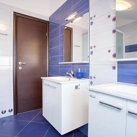 Apartman Comfort With Balcony And Pool
