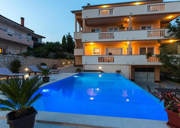 Apartman Comfort With Balcony And Pool