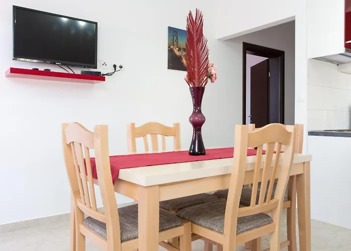 Apartman Comfort With Balcony And Pool Krk Town