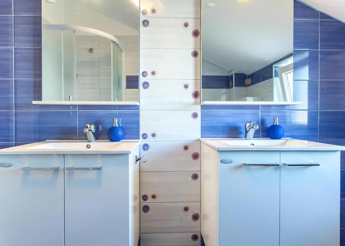 Apartman Comfort With Balcony And Pool