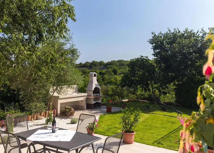 Comfort With Balcony And Pool *