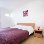 Comfort With Balcony And Pool Διαμέρισμα Krk Town